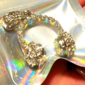 NWT BLINGED-OUT HEADPHONES NECKLACE PENDANT: GOLD-TONED!
